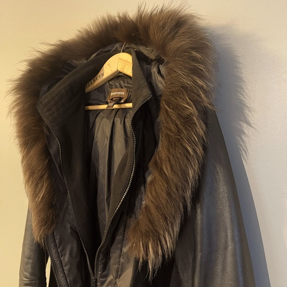 Fur trim wool coat with lamb leather sleeves - Picture 1 of 10